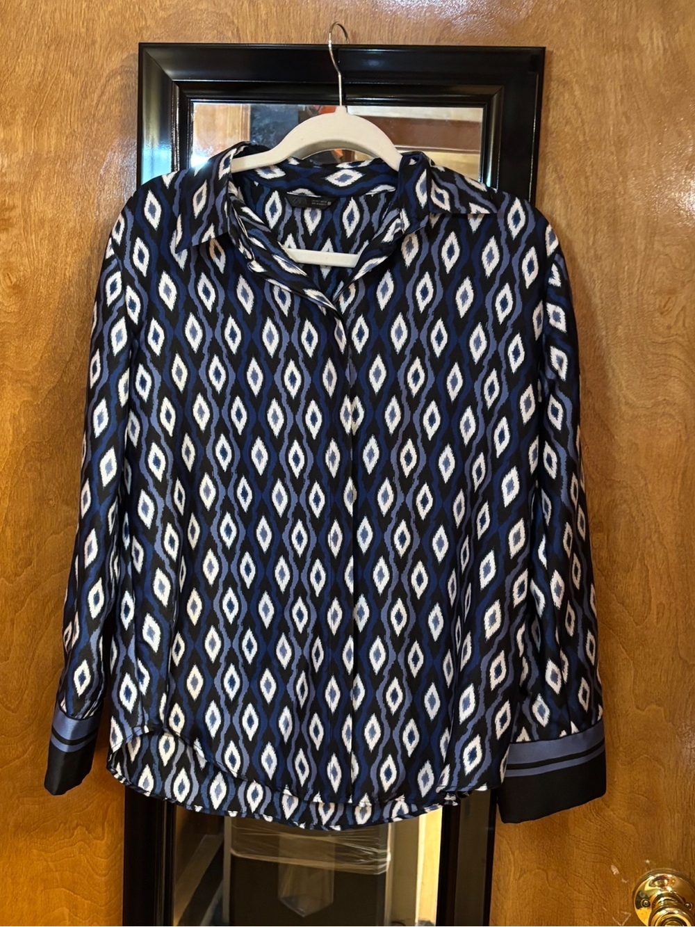 ZARA Blue Black & White Satin Print Blouse Size Small